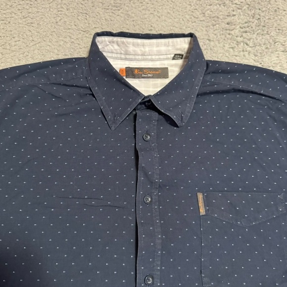Ben Sherman Button Up Shirt Mens Size XL Navy Blue Short Sleeve White Dots AOP - Picture 2 of 8